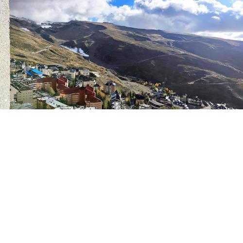 Todosierranevada - 3 Dormitorios & 2 Banos Reformado con Vistas Espectaculares