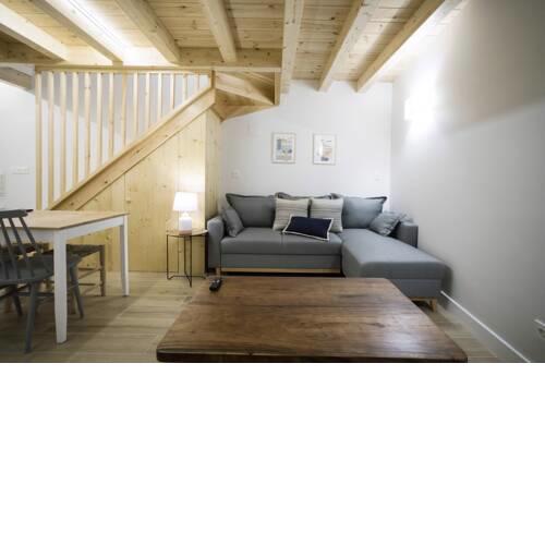 Tolare by Smiling Rentals