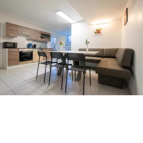 Tolstov-Hotels Convenient 4 Room Apartment