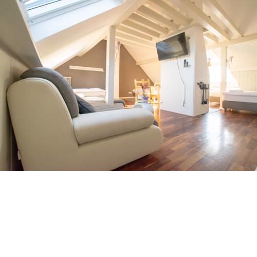 Tolstov-Hotels Lovely City House