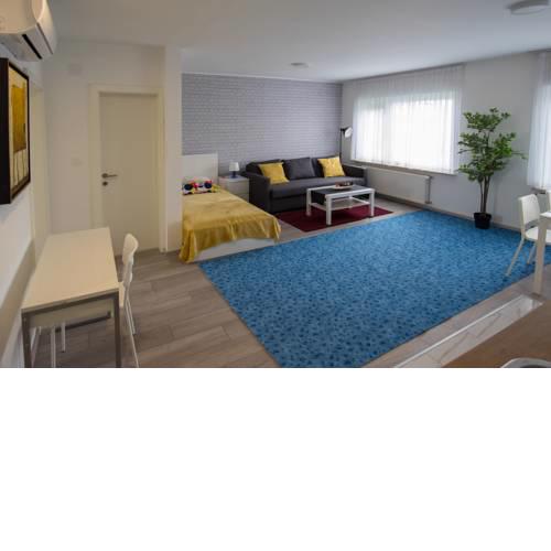 Tommy's Rooms & Apartments