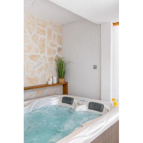 Tonina apartment - house with patio, jacuzzi, free parking
