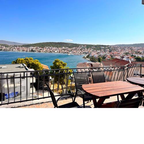 Top apartment 2-6p 120m2 amazing seaview