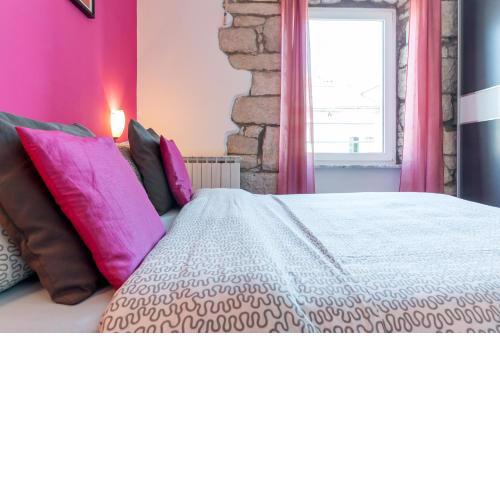 Top Center Room & Apartment FREE Private Parking