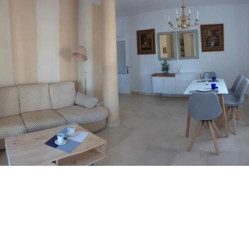 TOP CENTER SUITE