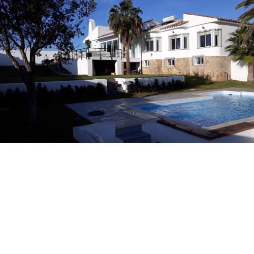 Torreguadiaro Villa - 2 mins walk from the bars and restaurants