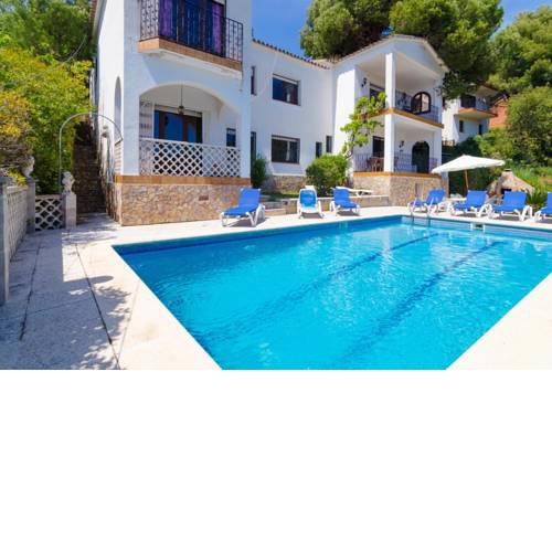 Tossa de Mar Villa Sleeps 11 Pool WiFi