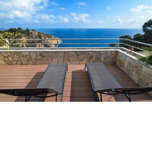 Tossa de Mar Villa Sleeps 6 WiFi