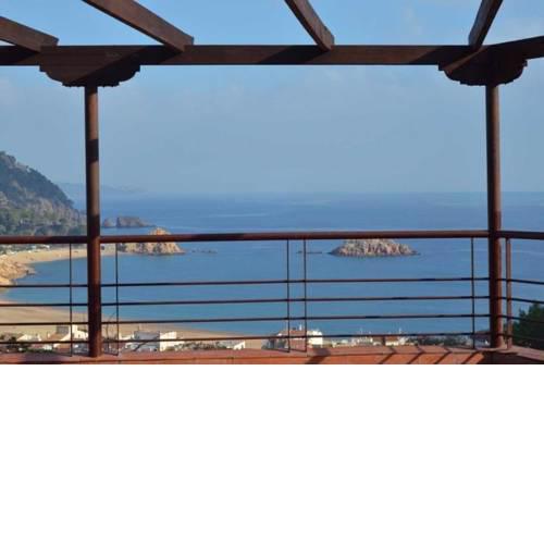 Tossa de Mar Villa Sleeps 8 Pool WiFi