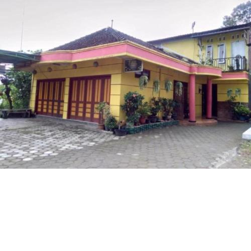 Toto Homestay