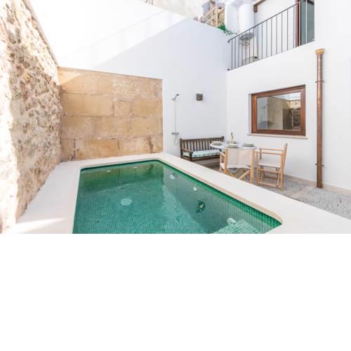 Townhouse on the rocks