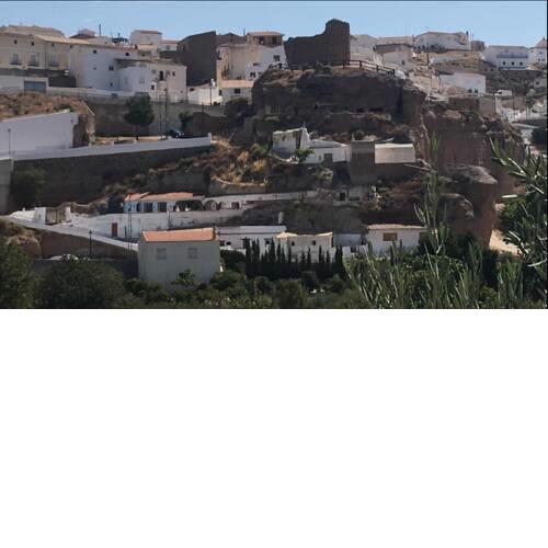 Traditional 2-Bed Cave Apartments in Freila