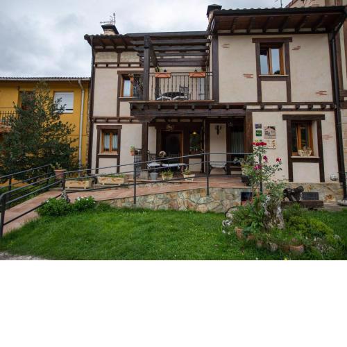 Traditional chalet in Castilla y León with garden