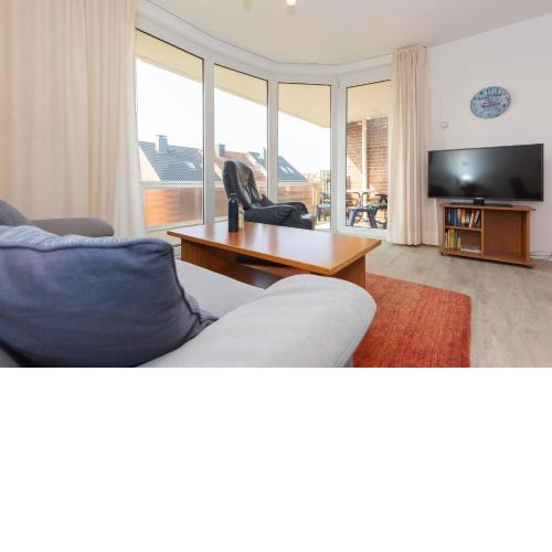 Trafalgar App 142 - a56782