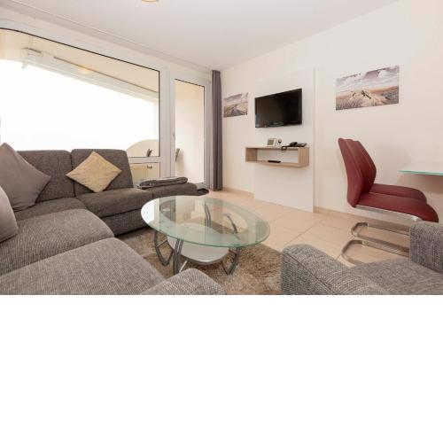Trafalgar App 425