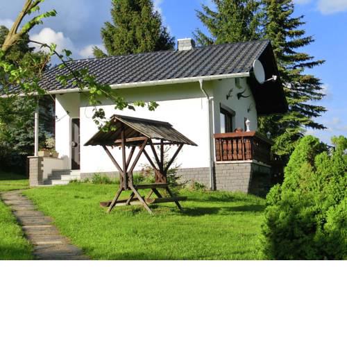 Tranquil holiday home in Unterwurschnitz Saxony with terrace and garden