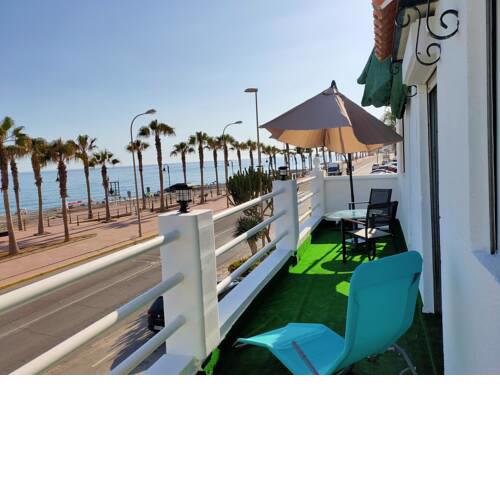 Tranquila casa frente al mar