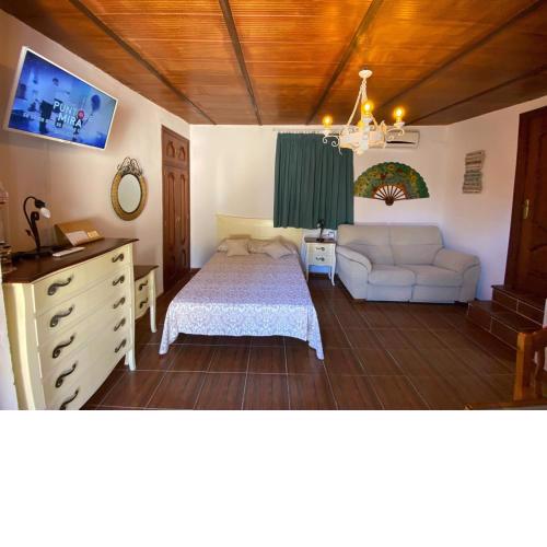 TrassierraRooms D Habitación equipada con cocina y baño en Córdoba