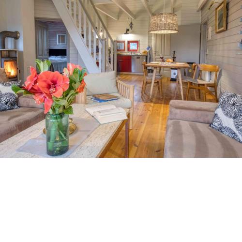 traumHaff - Sea Hideaway Ostsee Region - Sauna, Kamin, Kunst, Hund 300m zum Strand