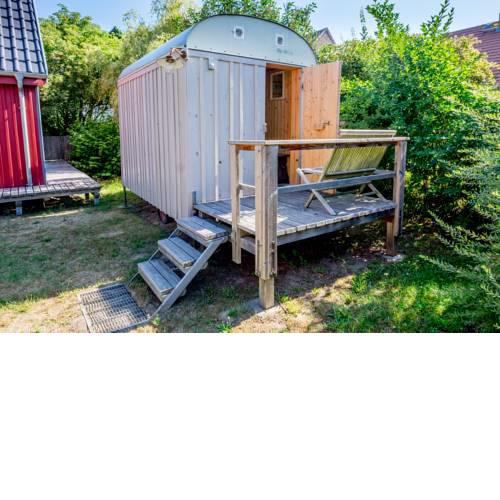 traumHaff Romantisches Lotsenhaus mit Kamin, Sauna und Boot in Rieth am See