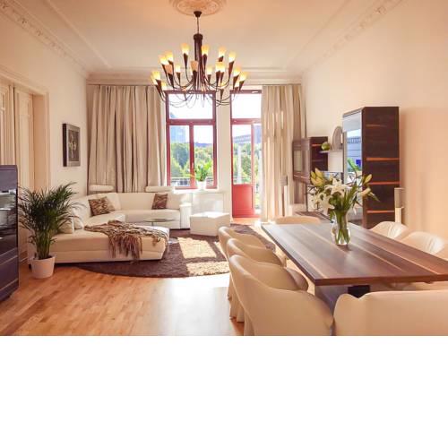 **Traumhafte City-Wohnung // 120qm // 4-Räume**