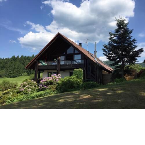 Traumhafte Lage und fantastischer Ausblick! Atemberaubendes Dach-Studio.