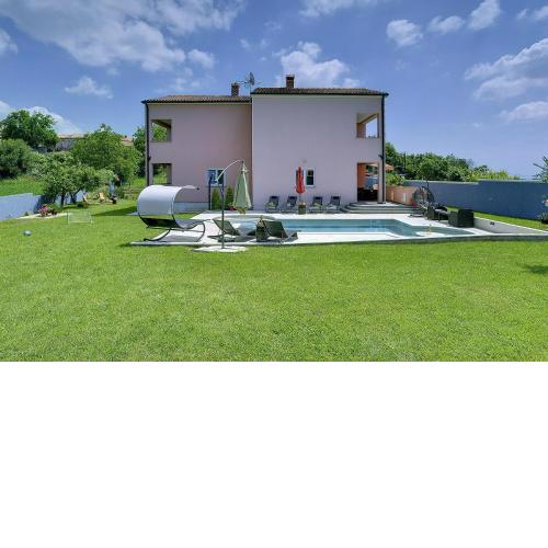 Traumhafte Villa mit privatem Pool, WLAN, Sauna, Billardtisch, Tischtennis, Fitness, Waschmaschine, Klima und einem Grillplatz