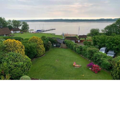 Traumhafter Seeblick mit großer Terrasse
