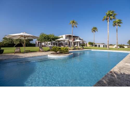 Trebeluger Villa Sleeps 14 with Pool and Air Con