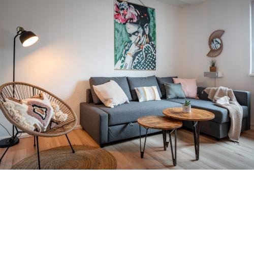TREEHOUSE - max 14 Pers - 3 Apartments - Central - Indoor Playground, Wifi, Netflix, Garden, SommerCard