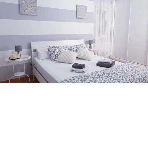 Trendy Surfstyle 2-Bedroom Apt