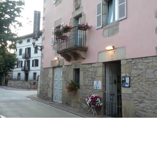 Tresanea Apartamentos
