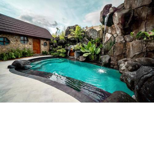 Tropical 3BR Villa Flintstones