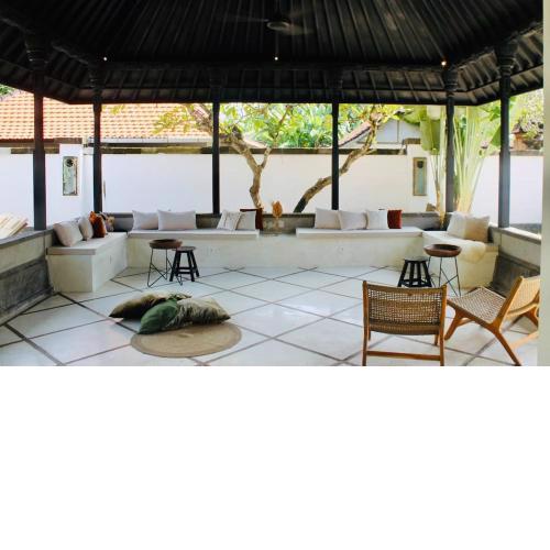 Tropical luxury villa in Sanur for 8 persons