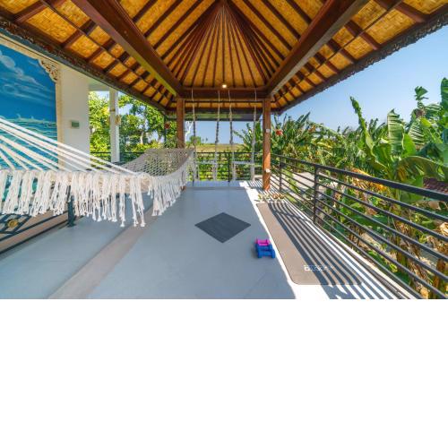 TropicalVibes 4BR RiceField, Ocean & Volcano view Canggu !