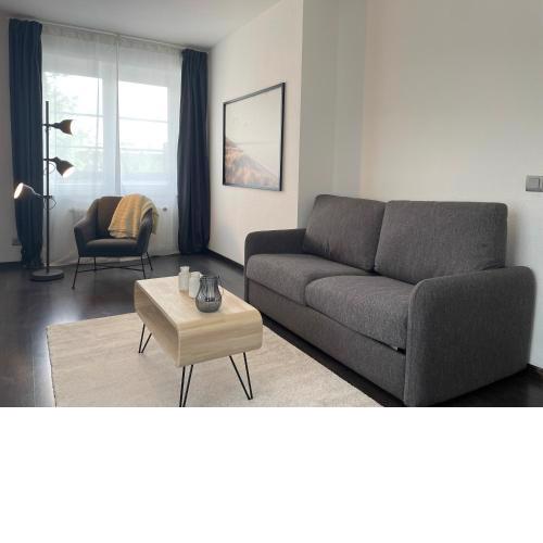 TruRetreats - Spacious Apartment for 4 - Kitchen - Parking