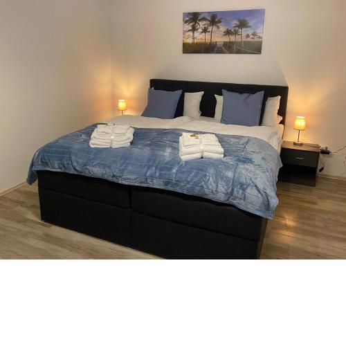TRUTH Apartment - Kingsize Bett - Netflix - Zentral