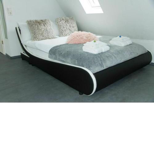 TRUTH Studio - Queensize Bett - Netflix - Küche