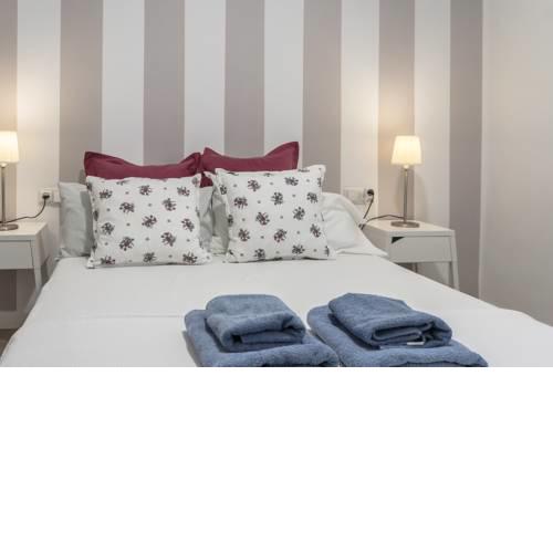 TTdSSa VLC: Plaza Cisneros, 2- 5 pax 3 Bedrooms