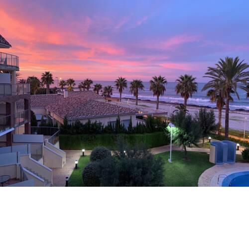 ¡Tu casa en primera línea con vistas increíbles!