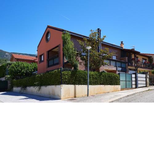TuApartamento - Casa Pantano de Yesa