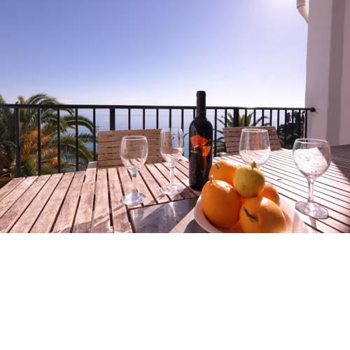 Tuhillo, Nerja