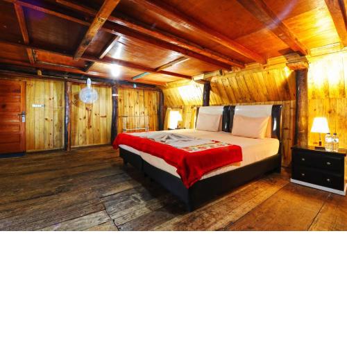 Tuk Tuk Timbul Bungalows