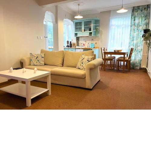 Turquoise by Mercan Homes - Cozy House w/2 BR,Close to City Center, Metro, Malls