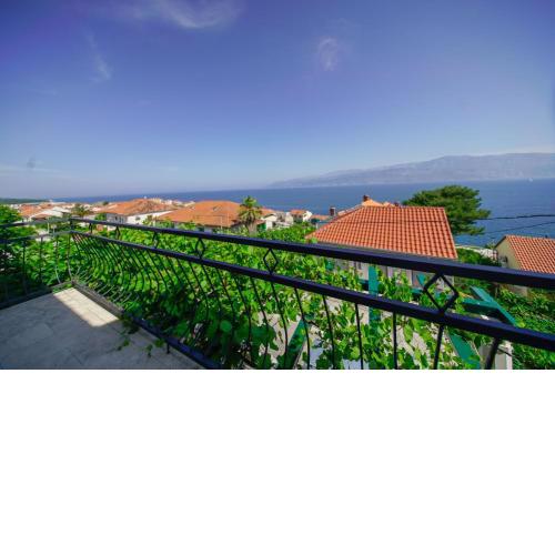 Two bedroom apartment Čibu with sea view