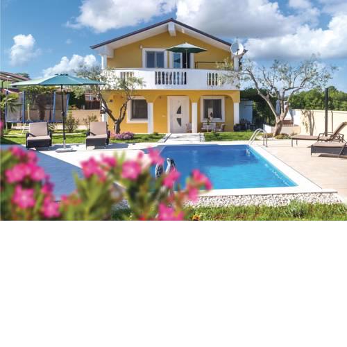 Two-Bedroom Apartment in Buje