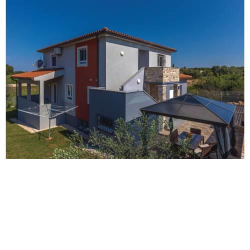 Two-Bedroom Apartment in Galizana