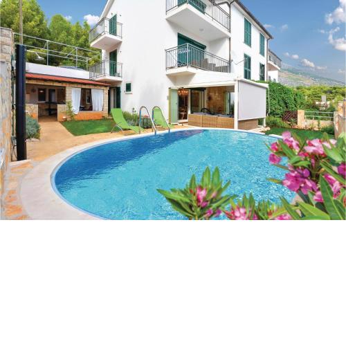 Two-Bedroom Apartment in Ivan Dolac
