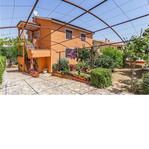 Two-Bedroom Apartment in Medulin