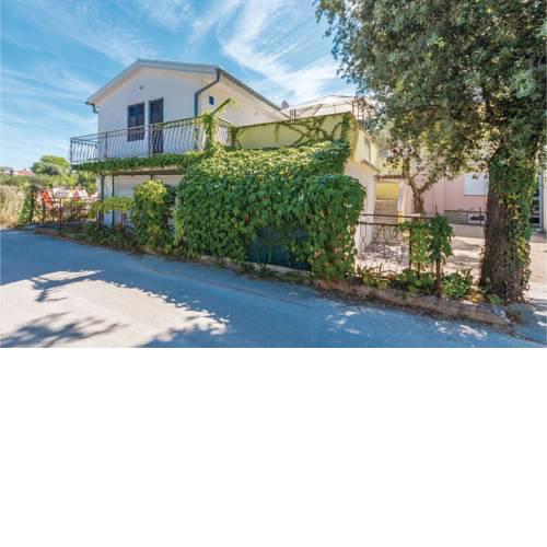 Two-Bedroom Apartment in Pakostane
